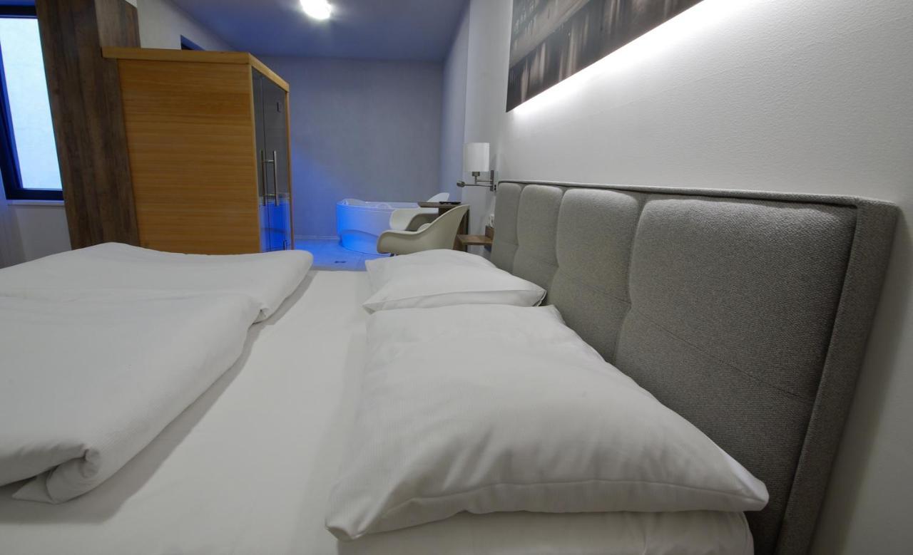 Adeba Hotel Prague Exterior photo