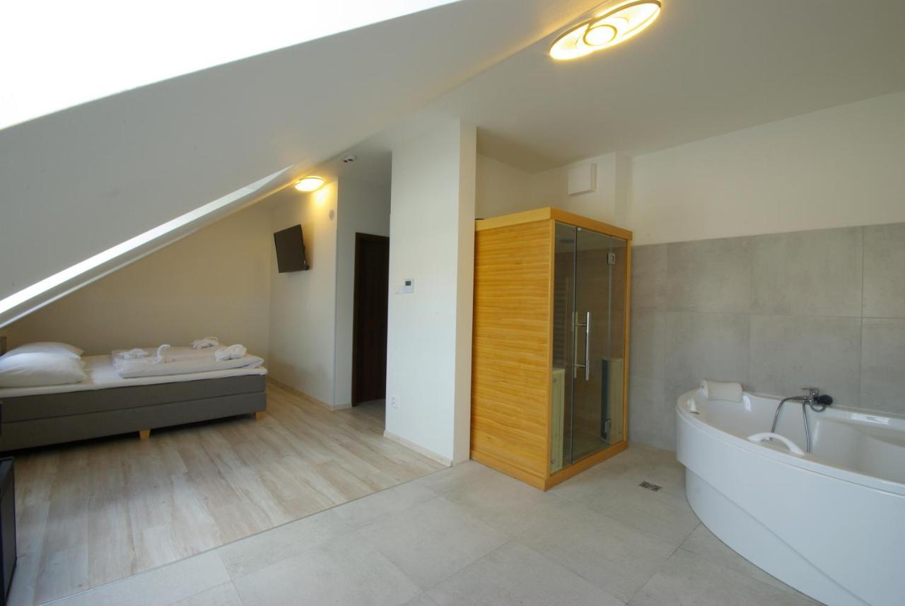 Adeba Hotel Prague Exterior photo