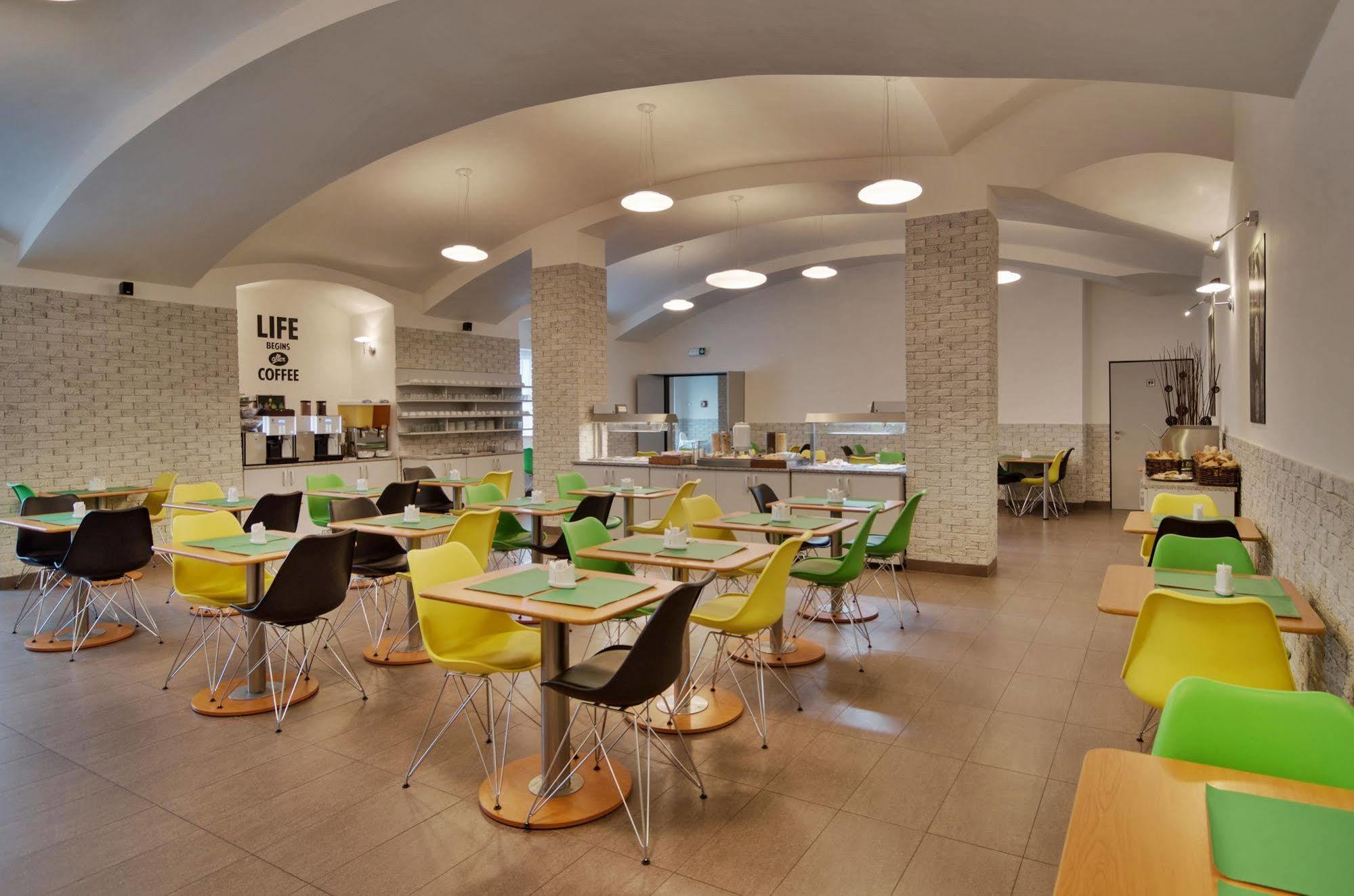 Adeba Hotel Prague Exterior photo